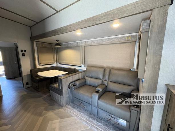 Used 2022 Forest River RV Wildwood Heritage Glen 356QB image 5