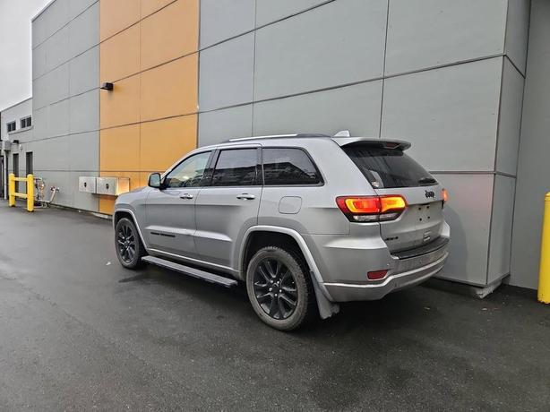 2019 Jeep Grand Cherokee Altitude 4x4 | No Reported Accidents! image 4