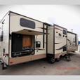 Used 2017 Forest River RV Rockwood Signature Ultra Lite 8327SS thumbnail image 5