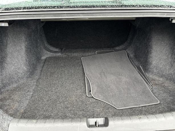 2020 Honda Insight Base image 8