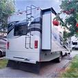 Used 2015 Fleetwood RV Terra SE 31C thumbnail image 4