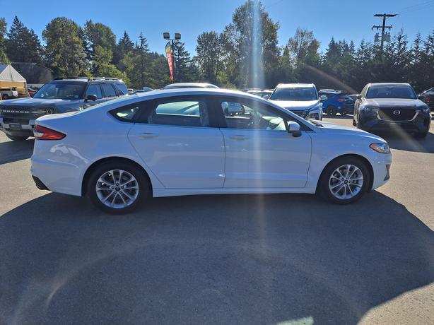 2020 Ford Fusion FWD - Navigation, Heated Seats image 5