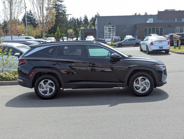 2024 Hyundai Tucson Preferred - AWD, No Accidents, Heated Seats image 5