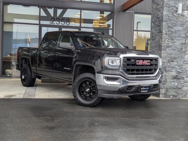2016 GMC Sierra 1500 SLE - 5.7L V8, Crew Cab, Short Bed, 4x4 image 4