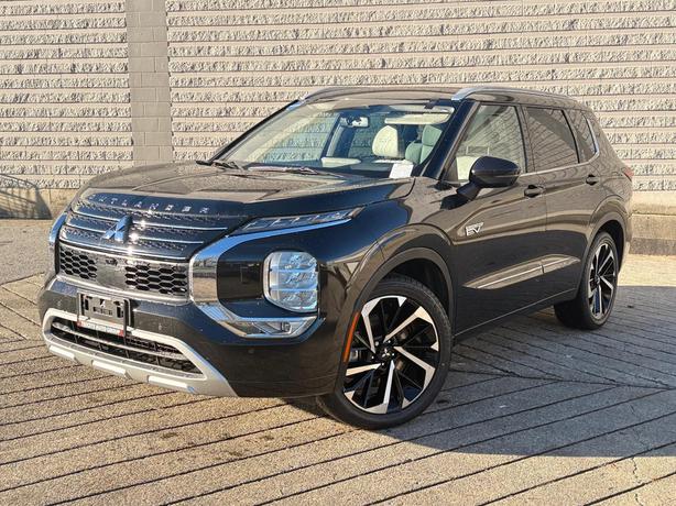 2023 Mitsubishi Outlander PHEV GT - No Accidents, One Owner, 360 Cameras image 2