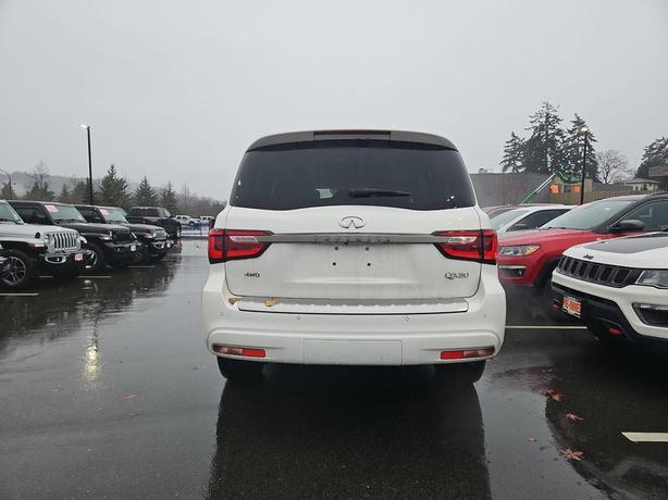 2023 Infiniti QX80 LUXE 7-Passenger | No Reported Accidents! image 5