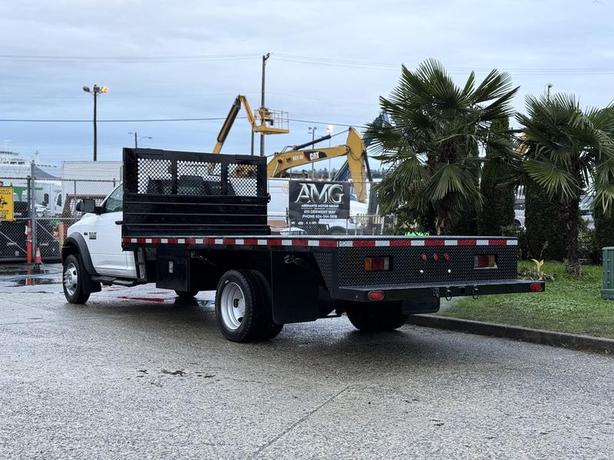 2018 RAM 5500 Regular Cab 2WD DRW 16-Foot Flat Deck Truck image 7