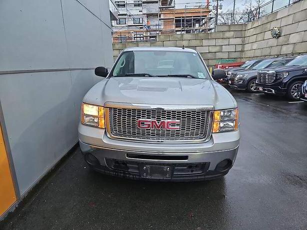 2011 GMC Sierra 1500 SLE image 2