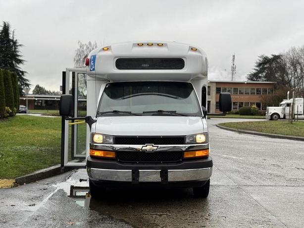 2013 Chevrolet Express G4500 21-Passenger Diesel Bus with Wheelchair Ramp image 3