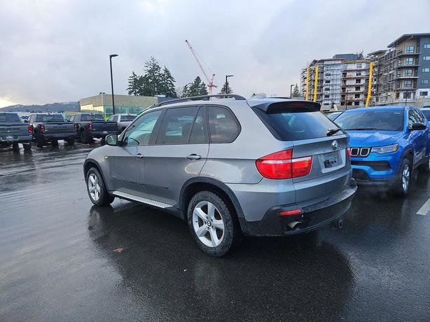2010 BMW X5 30i AWD | Heated Seats! image 4