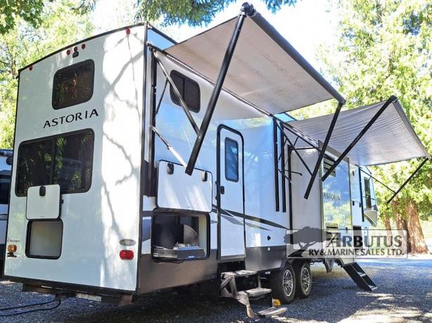 Used 2022 Dutchmen RV Astoria 3603LFP image 5
