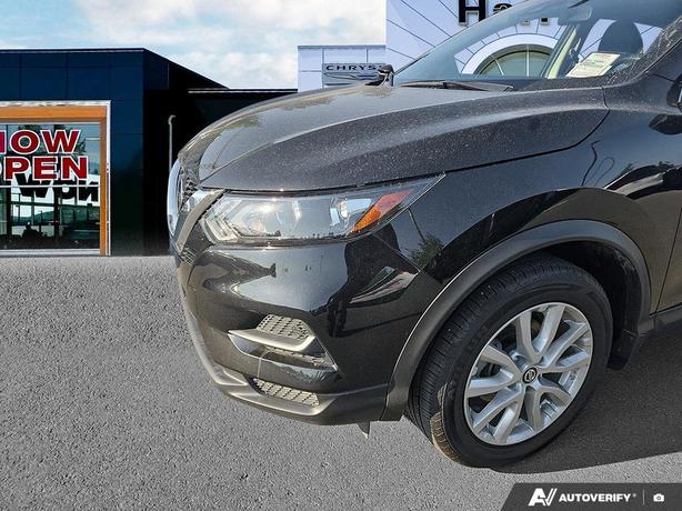 2023 Nissan Qashqai AWD SV CVT | Blind Spot Monitor | Cruise Control! image 8