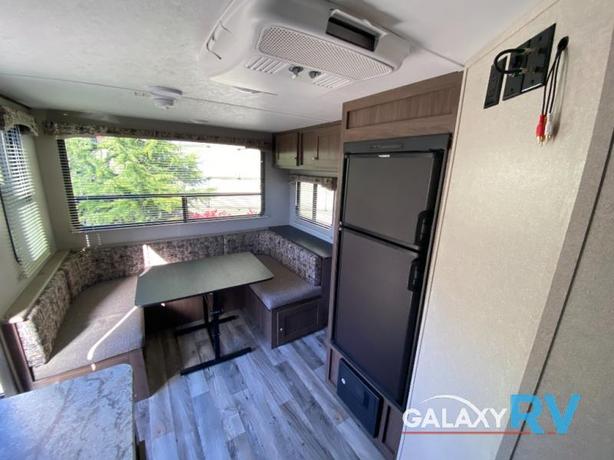 Used 2019 Keystone RV Hideout 21FQWE image 7