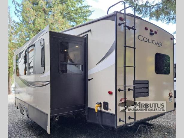 Used 2019 Keystone RV Cougar Half-Ton Series 29RKSWE image 3