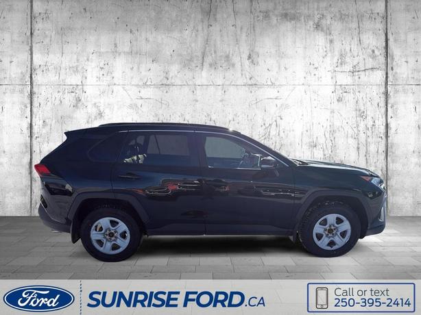 2019 Toyota RAV4 XLE - ADVANCED TECHNOLOGY, EXCELLENT VISIBILITY, AND VERSATILE  image 4