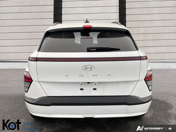 2024 Hyundai Kona Electric Preferred TOUCH-SCREEN DISPLAY WITH NAVIGATION! APPLE image 5
