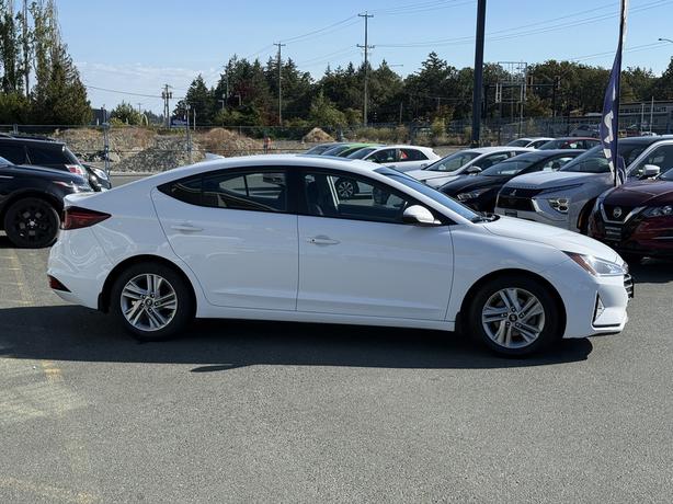 2020 Hyundai Elantra Preferred - Remote Keyless Entry & Heated Seats image 5