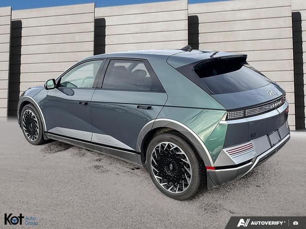 2024 Hyundai IONIQ 5 Preferred ! ULTIMATE! FULL LOAD! LEATHER ! SUNROOF! BLINDSP image 4