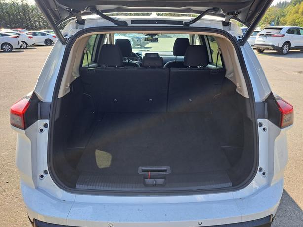 2024 Nissan Rogue SV - Heated Seats, Heated Wheel, Moonroof image 8
