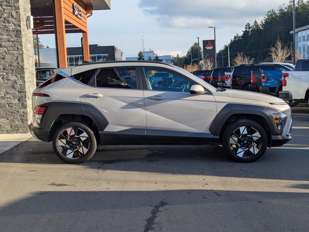 2024 Hyundai Kona Preferred - No Accidents, Heated Seats, Sunroof image 5