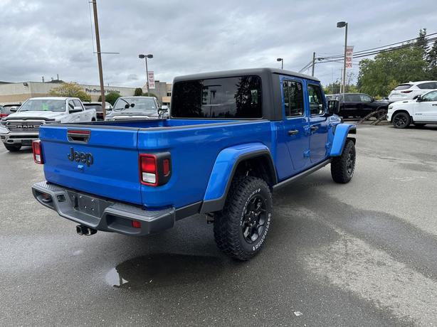 2023 Jeep Gladiator Willys image 5
