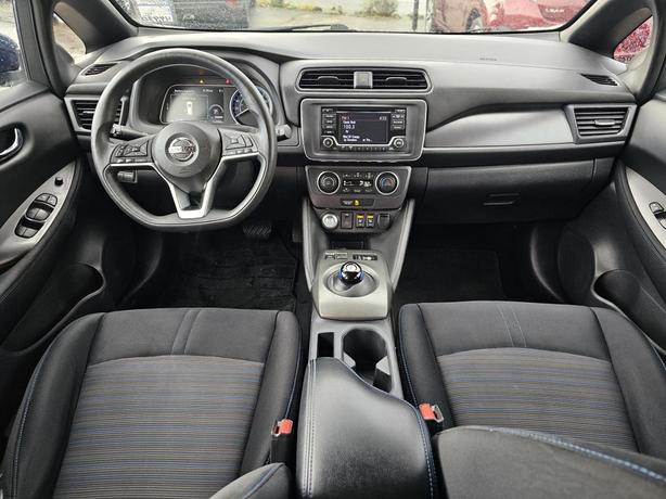 2018 Nissan LEAF S Hatchback image 7