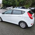 2015 Hyundai  Accent 5-Door GS thumbnail image 3