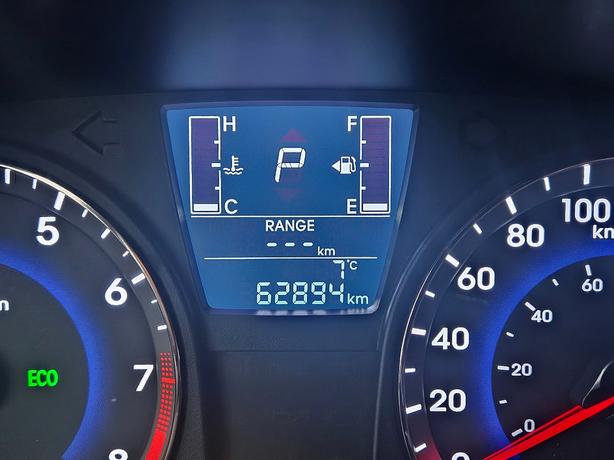 2015 Hyundai  Accent 5-Door GS image 5