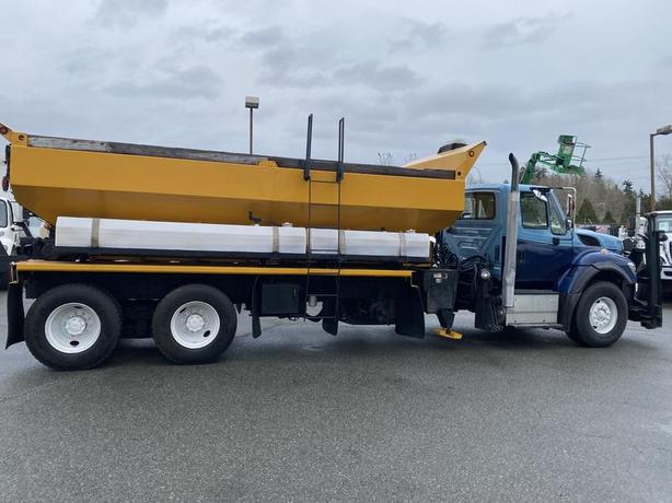 2016 International 7400 Plow Dump Truck with Air Brakes Diesel image 7