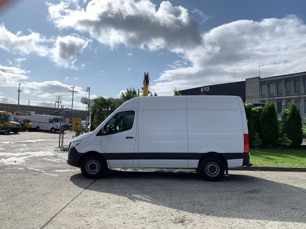 2021 Mercedes-Benz Sprinter 2500 High Roof Cargo Van 144 Inch Wheelbase Diesel image 5