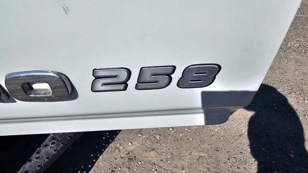 2020 Hino 258 24-Foot Diesel Cube Van with Power Tail Gate image 6