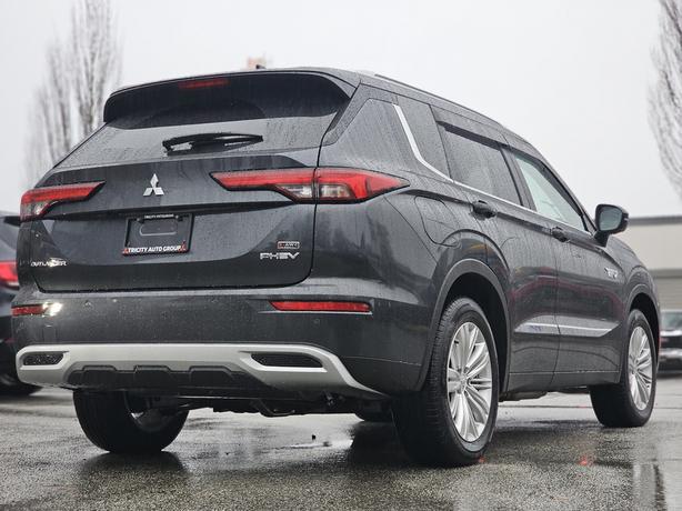 2025 Mitsubishi Outlander PHEV image 5