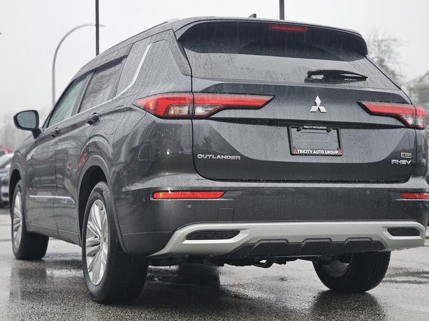 2025 Mitsubishi Outlander PHEV image 7