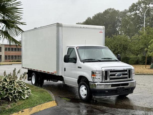 2022 Ford Econoline E-450 Super Duty 16-Foot Cube Van Box Truck with Loading Ram image 1