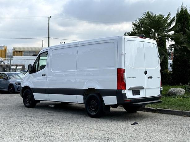 2021 Mercedes-Benz Sprinter 2500 Low Roof Diesel Cargo Van image 7
