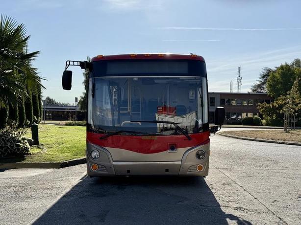 2016 Grande West Vicinity 25-Passenger Diesel Kneeling Bus with Wheelchair Ramp image 3