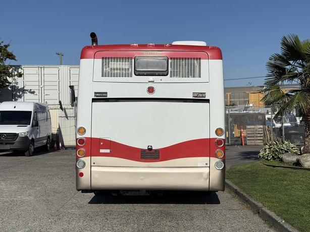 2016 Grande West Vicinity 25-Passenger Diesel Kneeling Bus with Wheelchair Ramp image 8