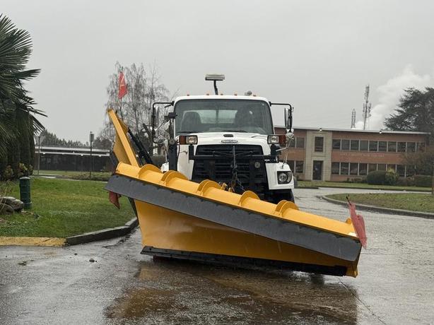 2016 Freightliner 108SD Viking Snow Plow Truck with 11-Foot Plow and Wing image 3