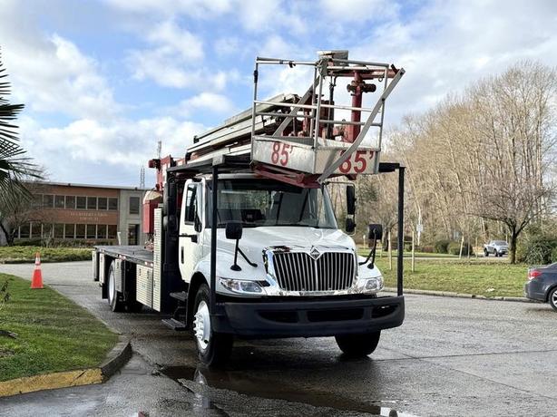 2010 International 4300 Durastar Bucket Flat Deck Truck Diesel image 2