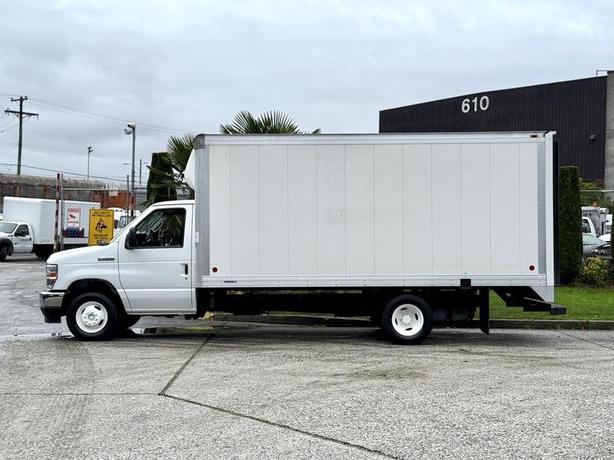 2022 Ford E-450 Super Duty 16-Foot Cube Van image 6