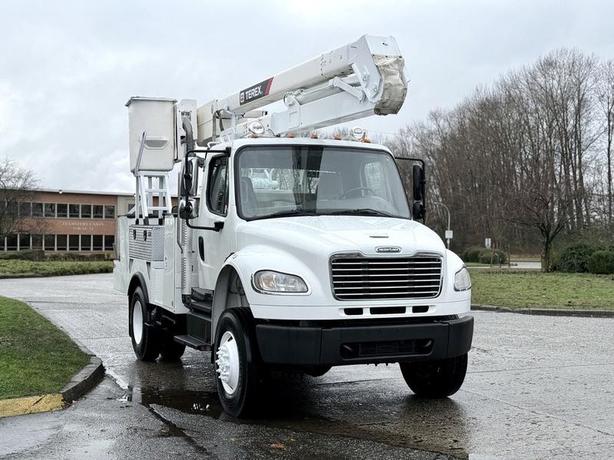 2013 Freightliner M2 106 4x4 Terex Bucket Truck – 40 ft Hi-Ranger HR40M image 2