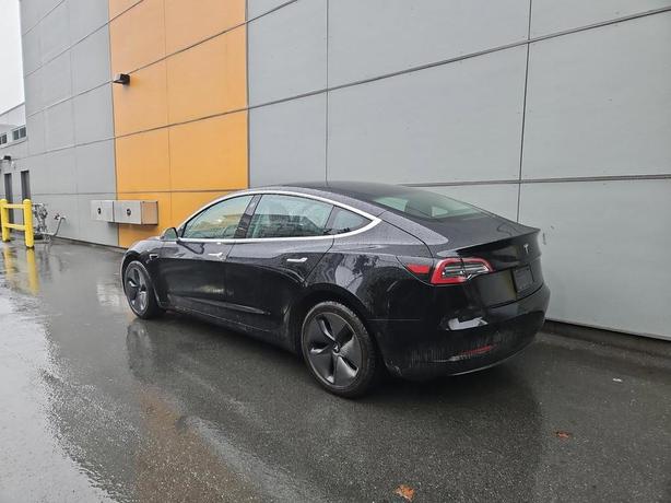 2019 Tesla Model 3 Standard Range RWD *Ltd Avail* | One Owner | No Accidents! image 4