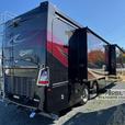 Used 2019 Fleetwood RV Discovery LXE 44H thumbnail image 7