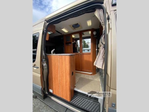 Used 2010 Roadtrek Roadtrek SS Ideal image 7