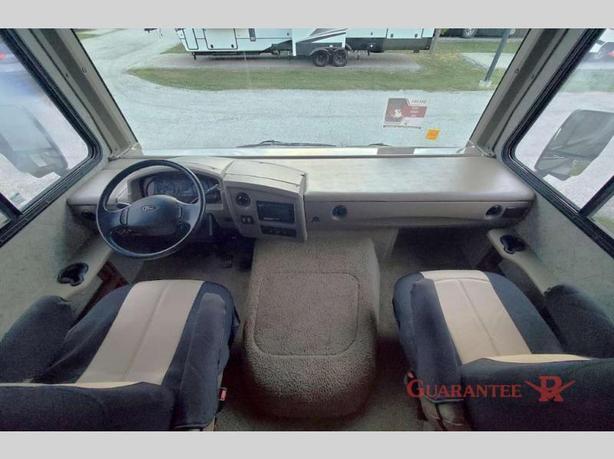 Used 2015 Fleetwood RV Terra SE 31C image 8