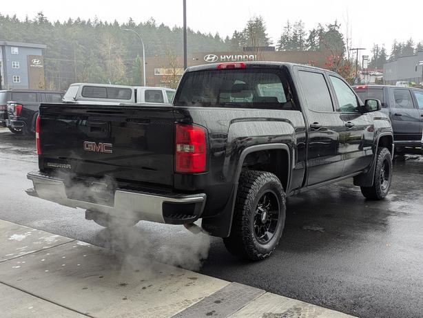 2016 GMC Sierra 1500 SLE - 5.7L V8, Crew Cab, Short Bed, 4x4 image 6