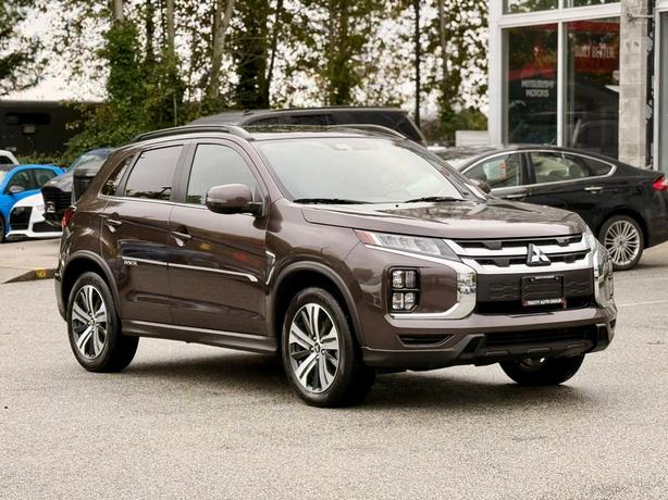 2023 Mitsubishi RVR GT - No Accidents, 1 Owner, Leather, Moonroof image 3