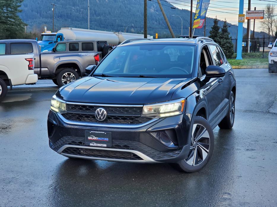 2022 Volkswagen Taos Comfortline AWD - Heated Seats, Moonroof display photo