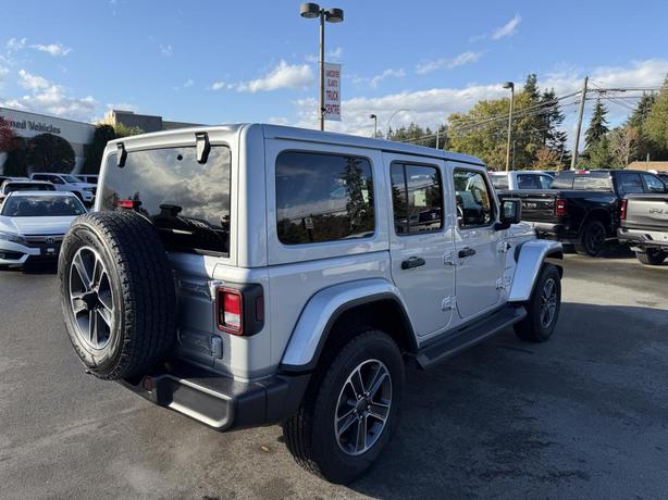 2023 Jeep Wrangler Sahara image 5