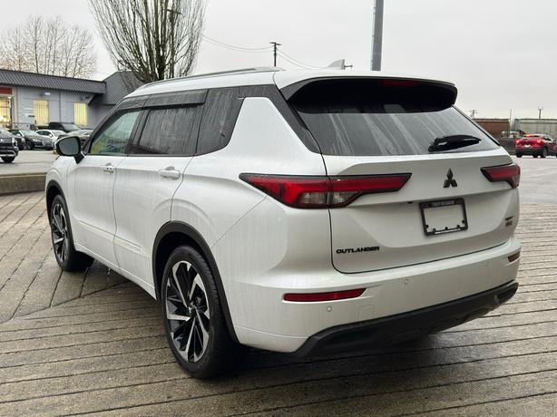 2024 Mitsubishi Outlander GT - No Accidents, Sunroof, Power Liftgate image 8